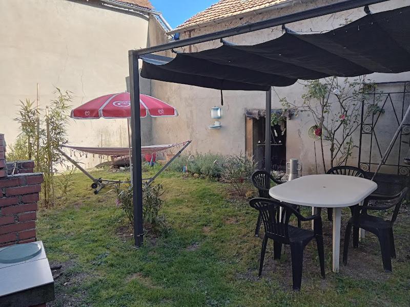 Appartement Le Labyrinthe Du Peintre Bransat Buitenkant foto
