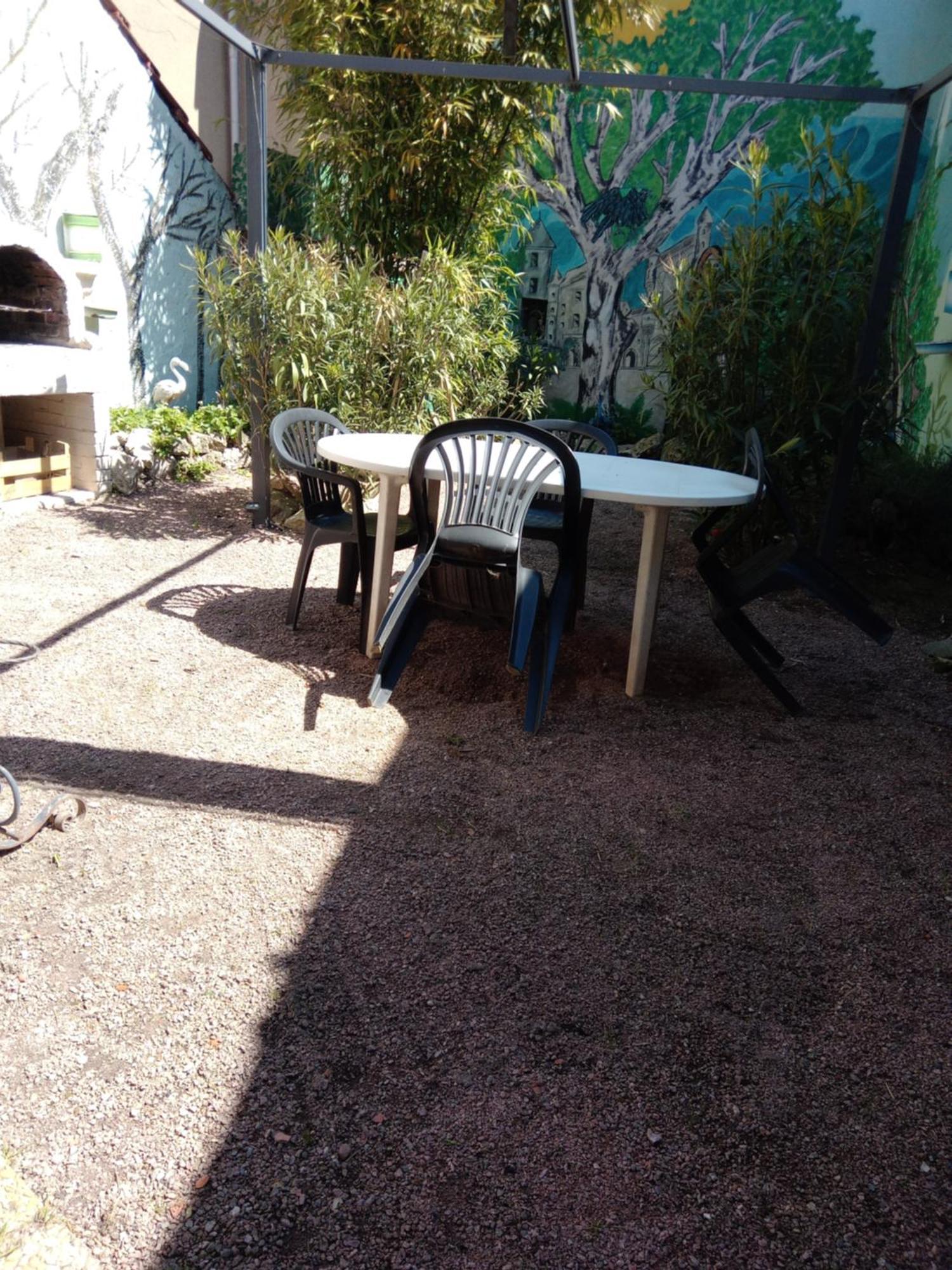 Appartement Le Labyrinthe Du Peintre Bransat Buitenkant foto